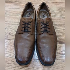 Clark's Collection Brown Dress Shoes (M 8.5)